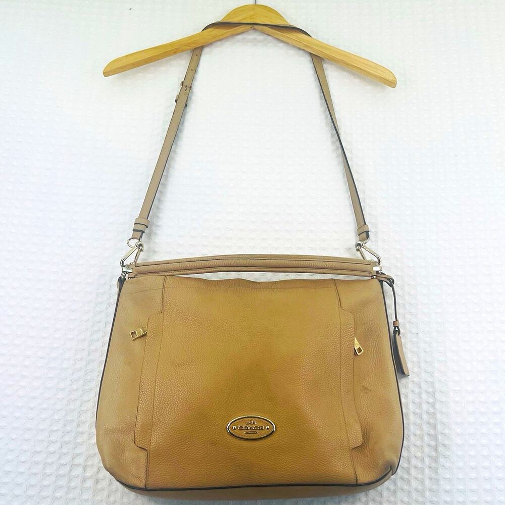 Coach Beige Pebbled Leather Shoulder Crossbody Bag Gold Hardware Removable Strap